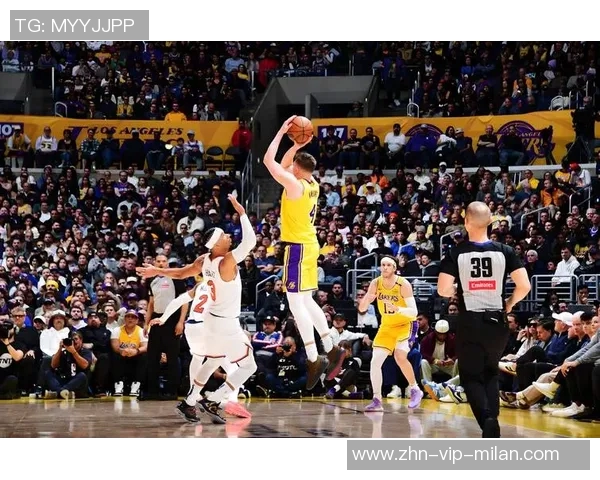 湖人末节进攻停滞不前文森特三分球引发太阳替补席狂欢